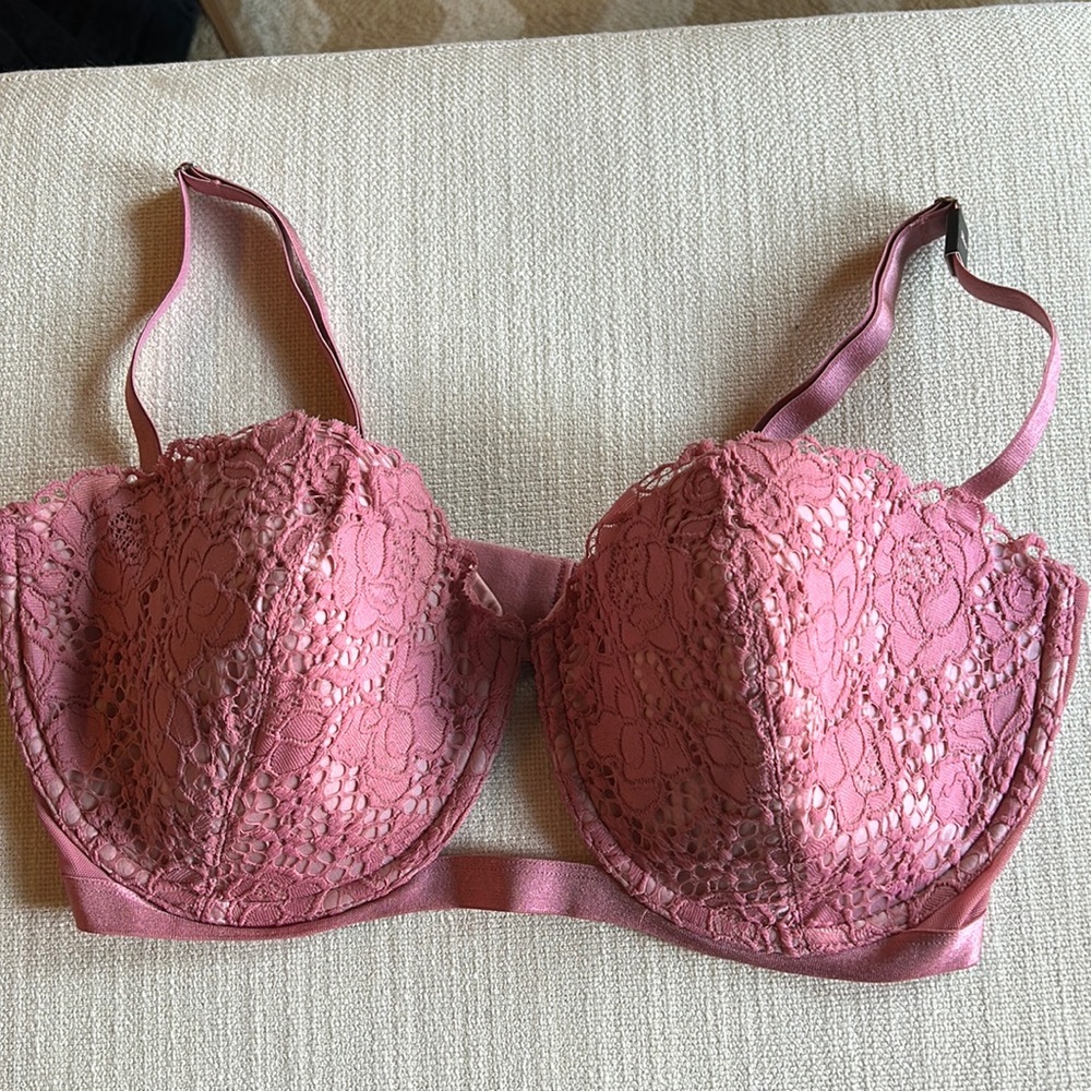 NWT Victoria’s Secret pink/mauve Very Sexy lined (lightly) balconnet bra. 38DD